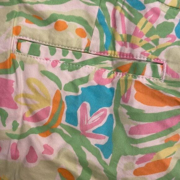 LILLY PULITZER Buttercup Shorts Hibiscus Floral 2 - Picture 7 of 9